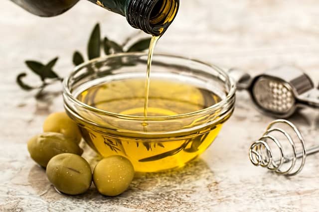 olive oil for acne scars, Olive oil for dark spots, remedy to get rid of acne scars
